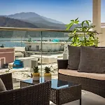 Cityscape Apartment *